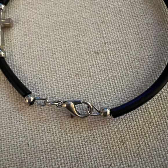 Silver cross and pale blue beaded bracelet w rubber cord and silver beads - Picture 4 of 5